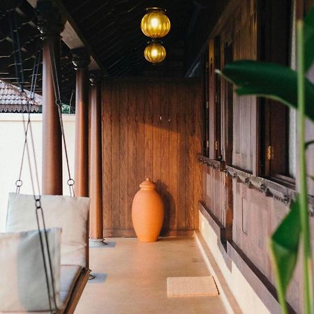 Lakeshore Villa Alappuzha Exterior photo