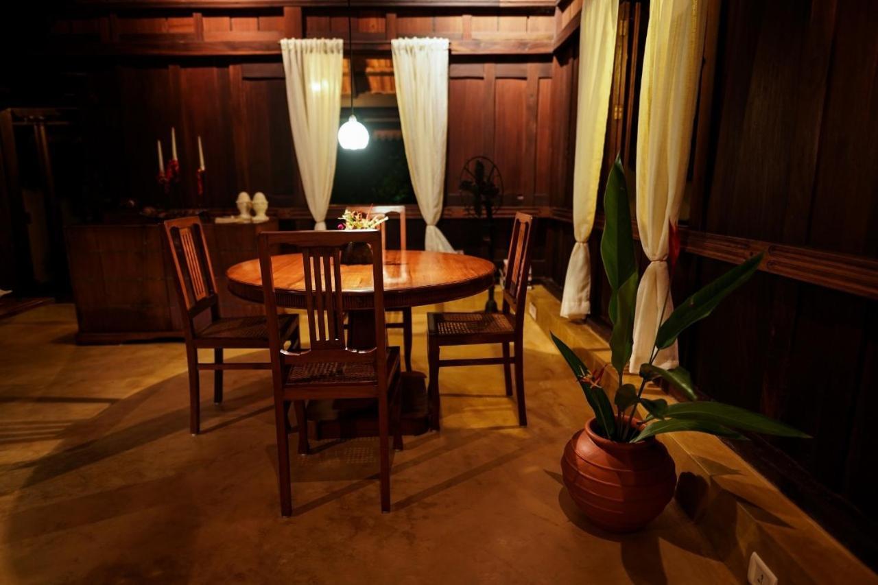 Lakeshore Villa Alappuzha Exterior photo