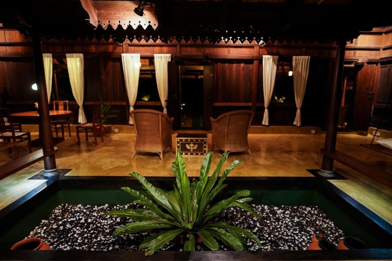 Lakeshore Villa Alappuzha Exterior photo