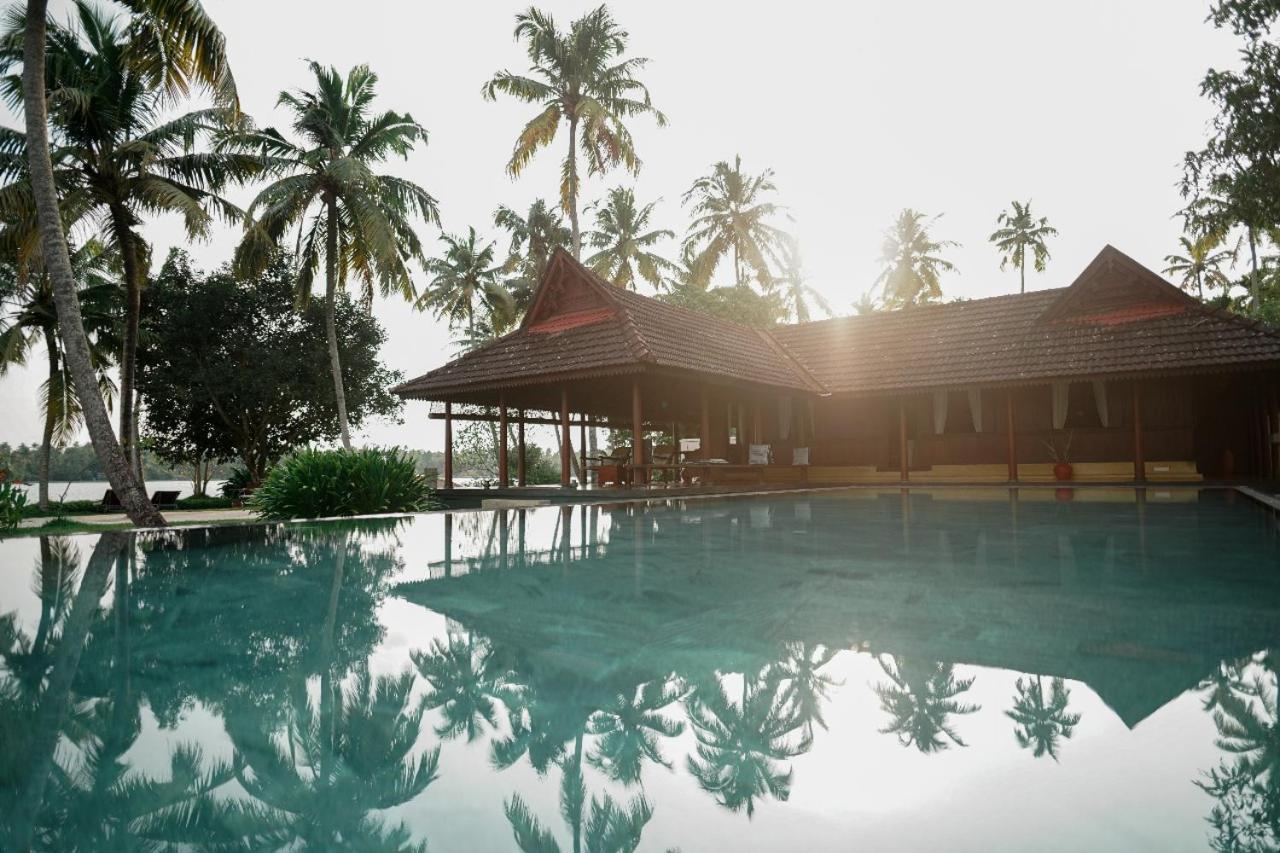 Lakeshore Villa Alappuzha Exterior photo