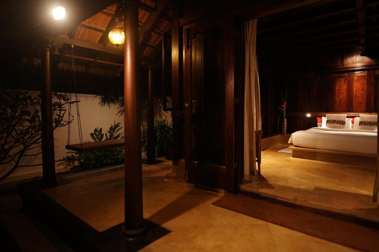 Lakeshore Villa Alappuzha Exterior photo